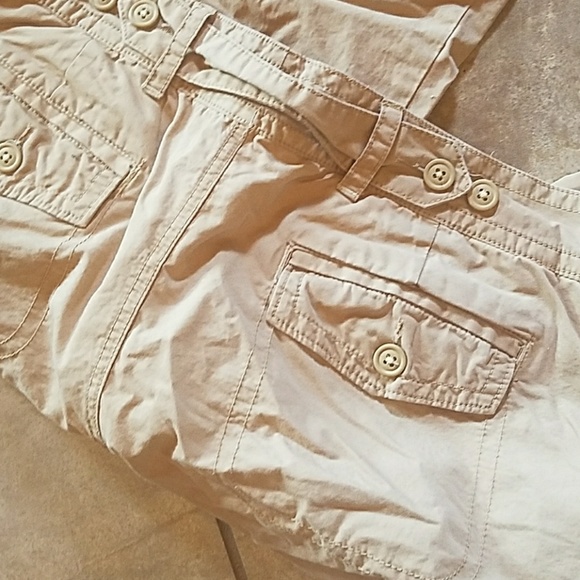 Old navy capris - Picture 3 of 4